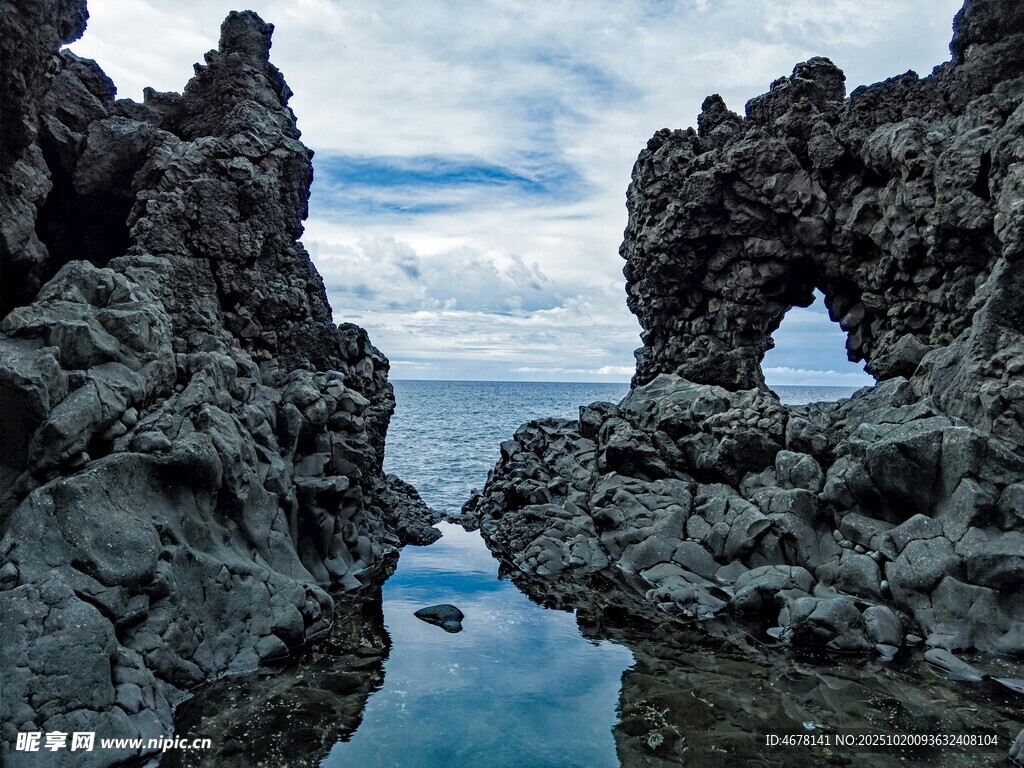 海边奇特岩石景观