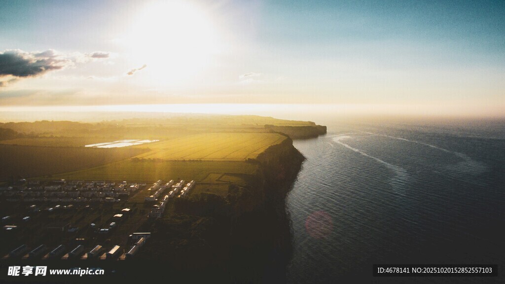 海上日出壮丽空中俯瞰景