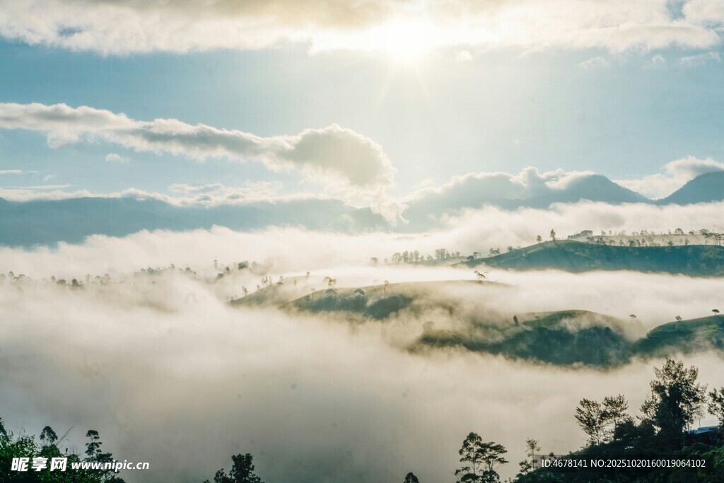 山间云海日出美景