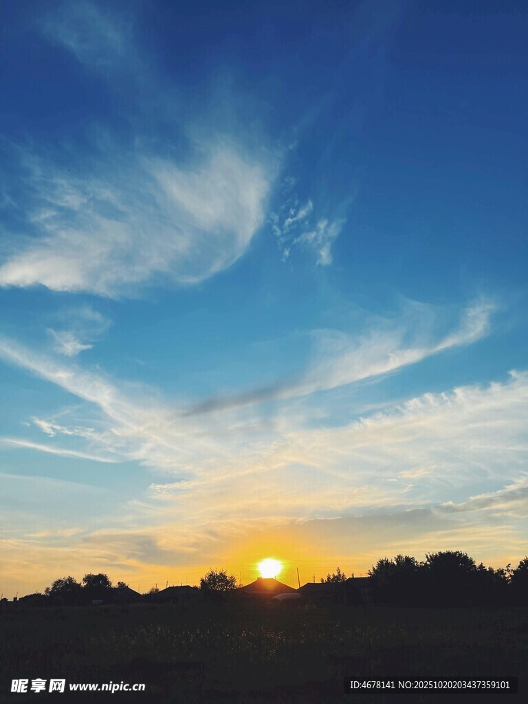 日落时分的美丽天空景色