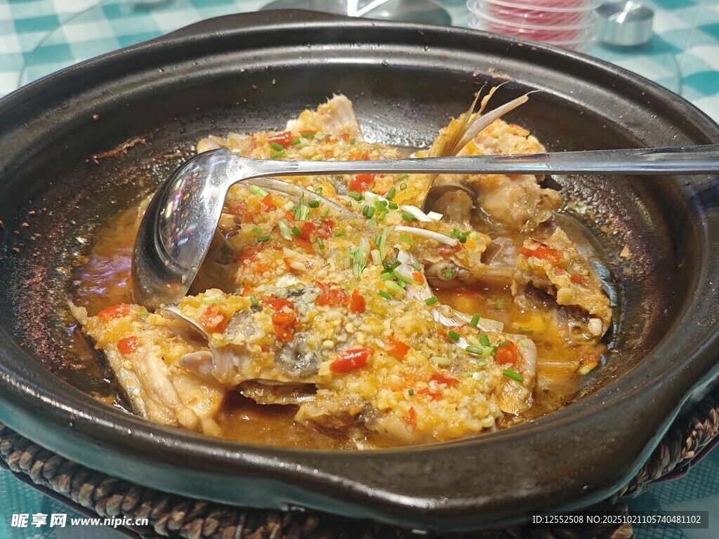 美味砂锅烤鱼