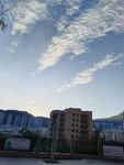 城市建筑与蓝天白云景观