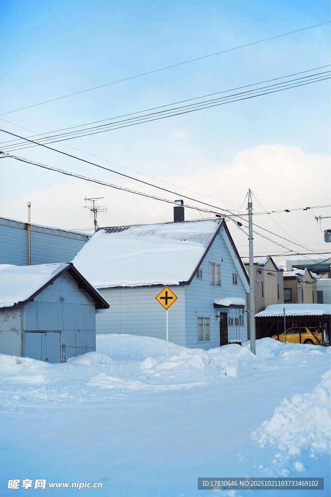 雪覆村庄景象