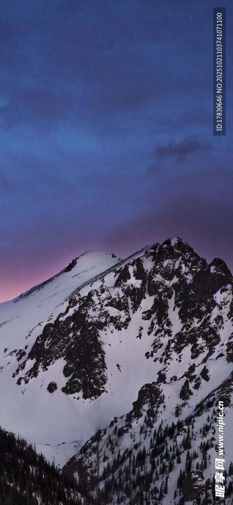雪山暮色美景