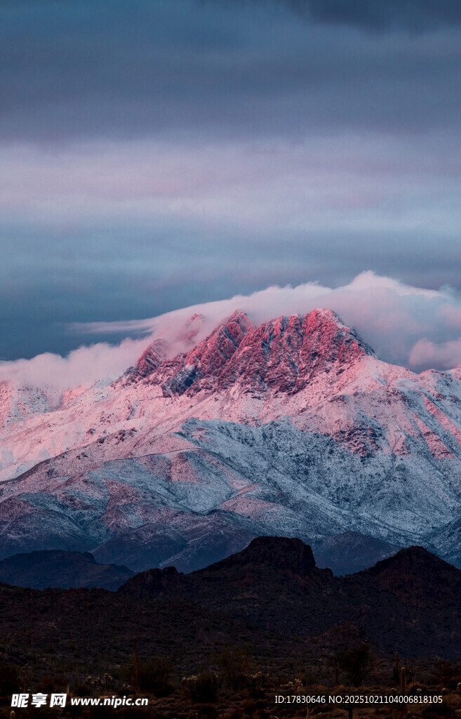 雪山壮丽黄昏美景