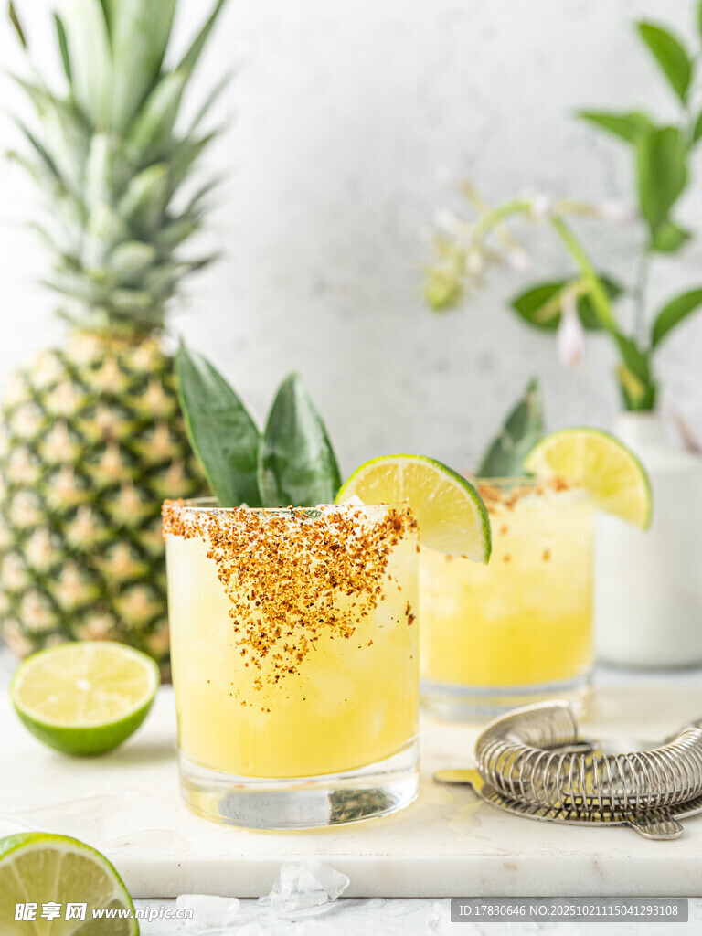 菠萝风味鸡尾酒清新诱人