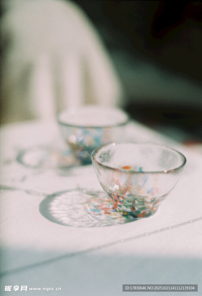 精美花纹瓷杯