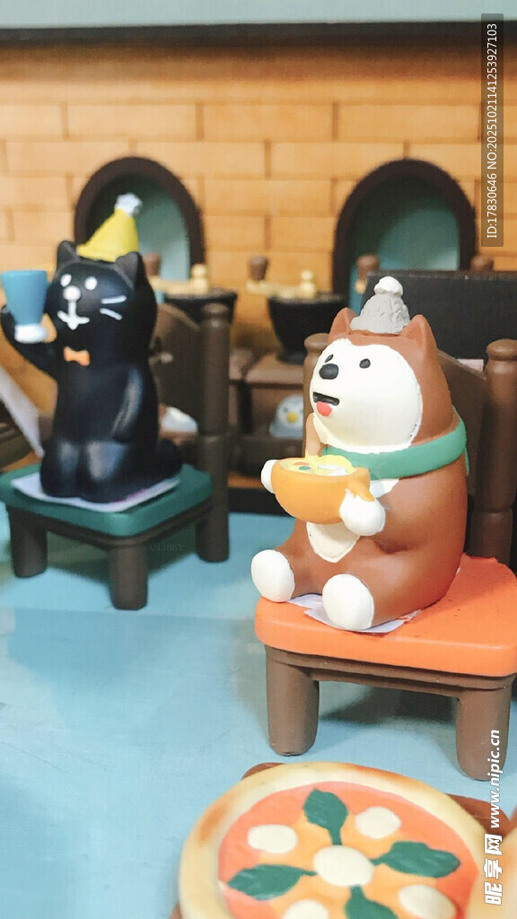 可爱动物摆件展示