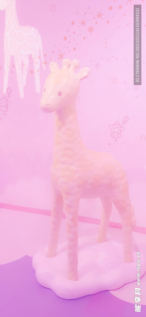 粉色梦幻长颈鹿摆件