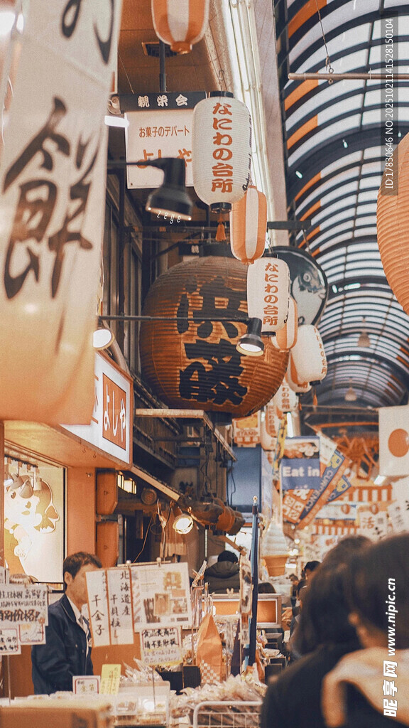日式市场热闹场景