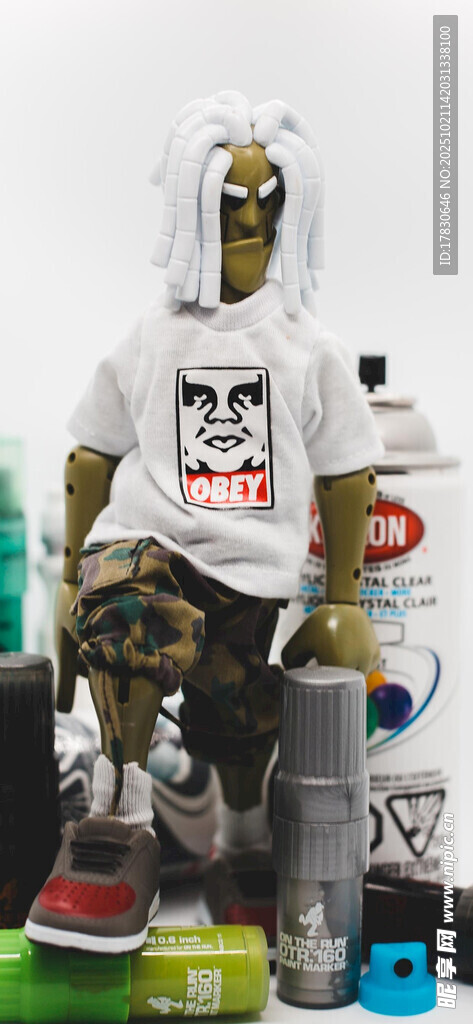 机器人展示个性穿搭