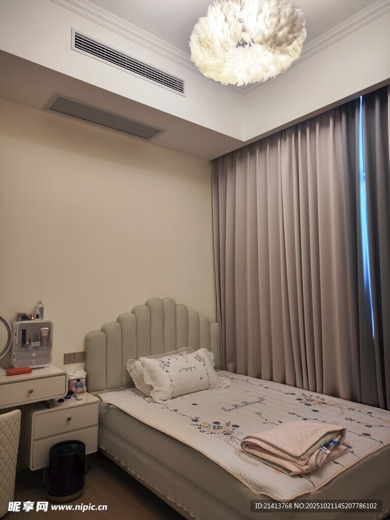 简约温馨卧室室内场景