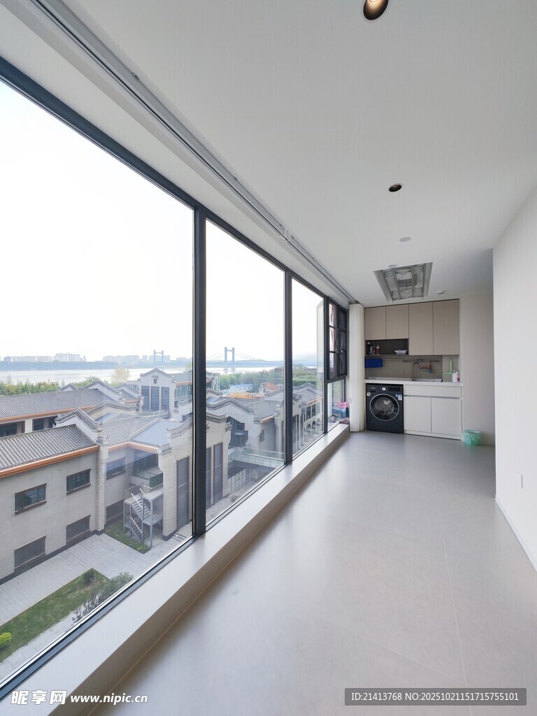 宽敞明亮的现代观景大空间