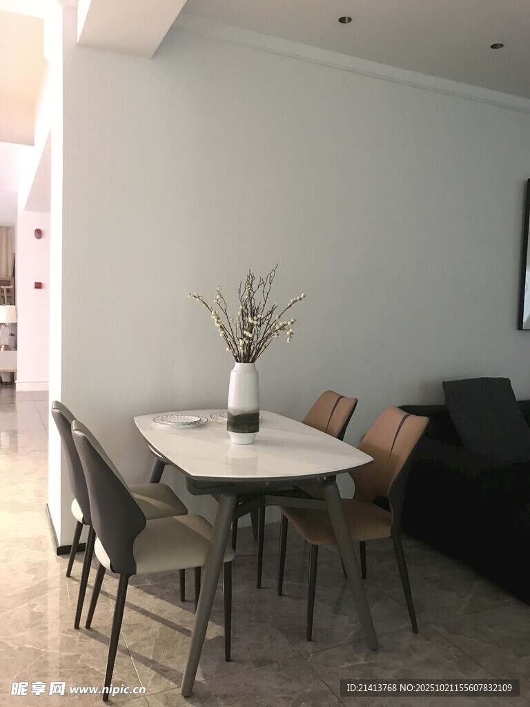 简约现代风格餐厅室内景