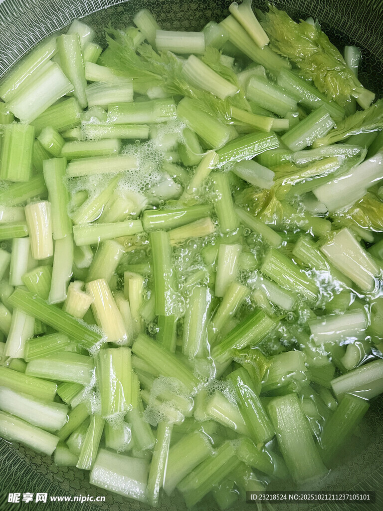 芹菜段