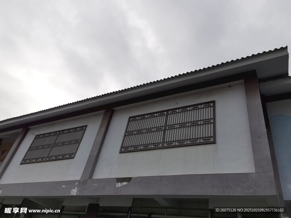 现代简约风格的两层建筑