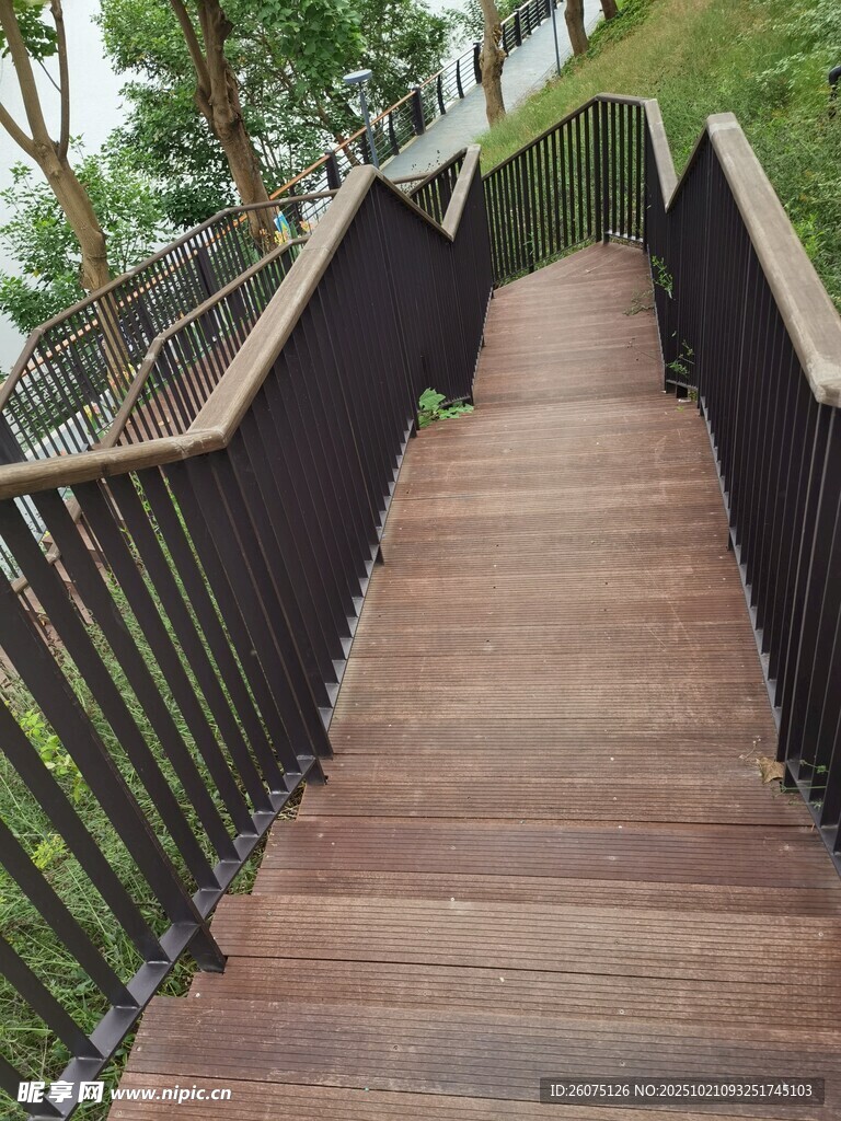 木质户外楼梯景观
