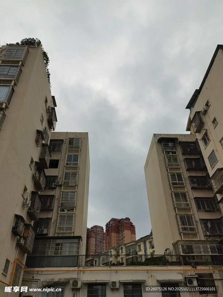 老旧居民楼外观景象