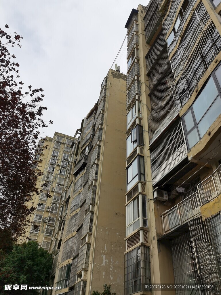 老旧居民楼外观景象