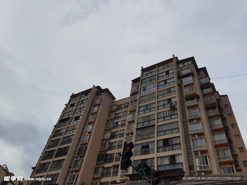 高层住宅楼外观景象