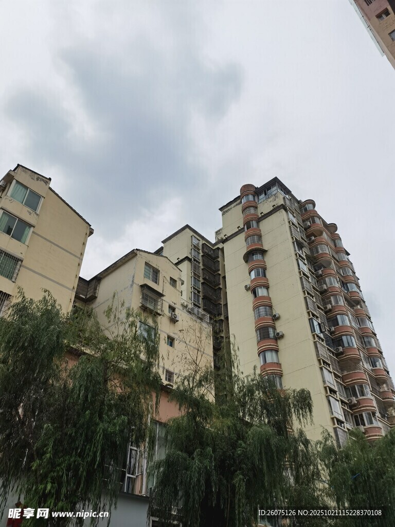城市中林立的居民住宅楼