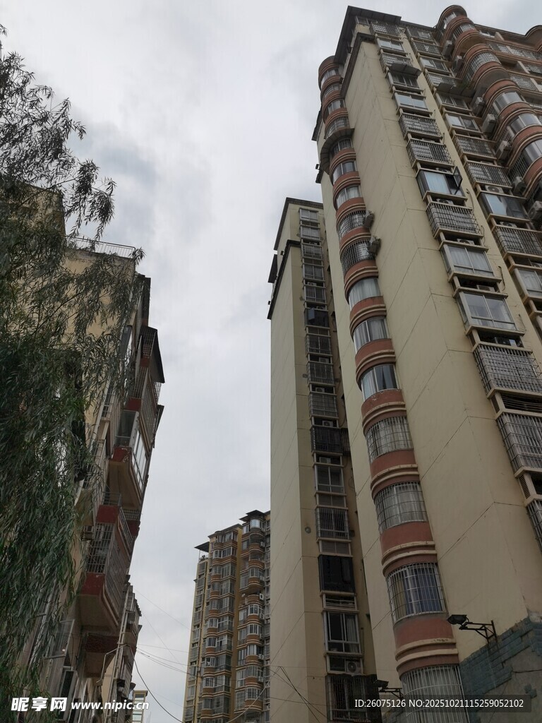 老旧居民楼外观景象