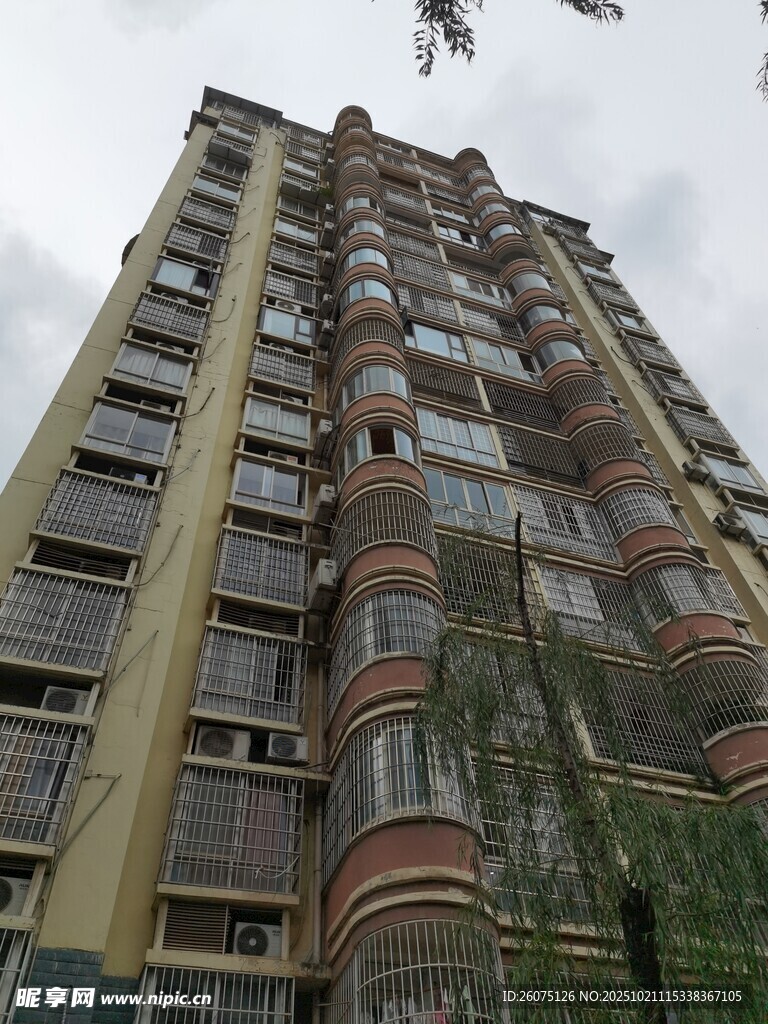 高层住宅楼外观景象