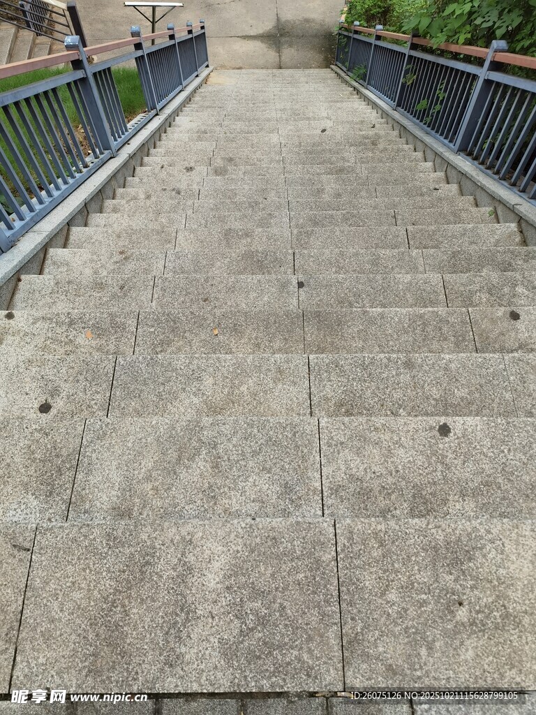户外水泥阶梯场景
