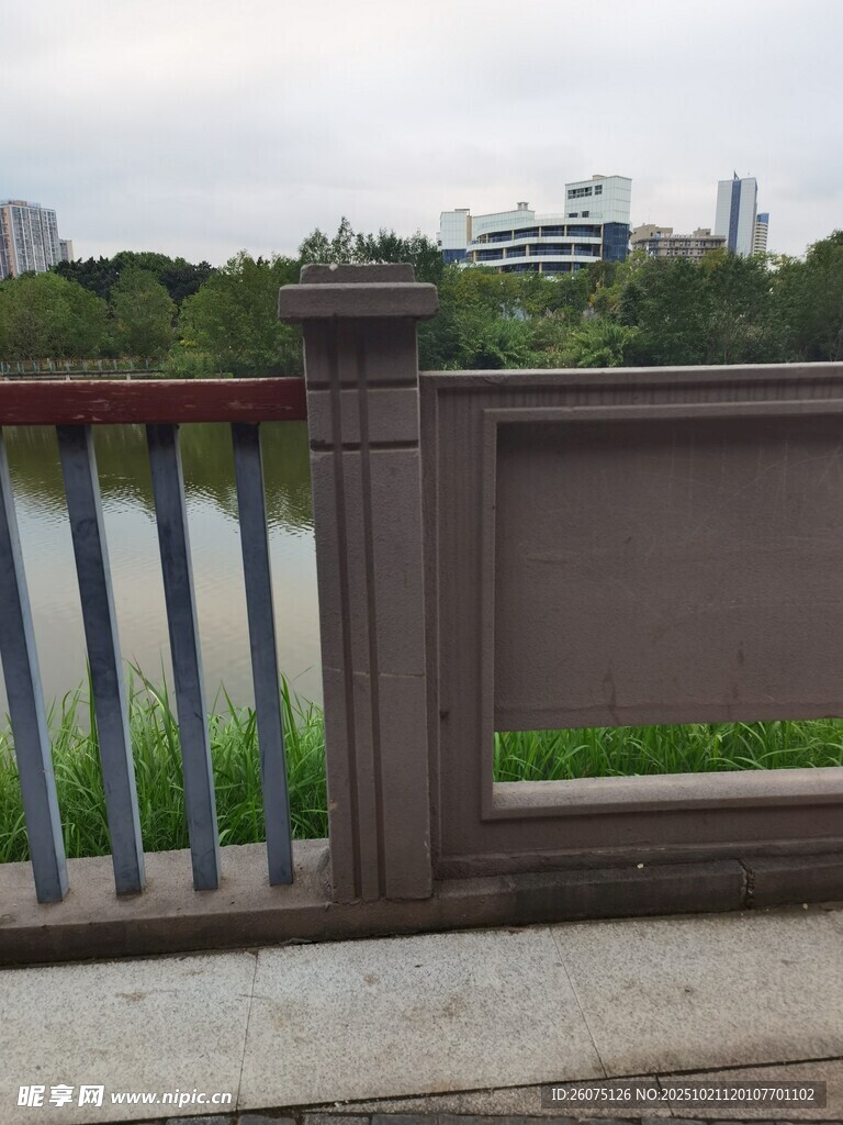 河边护栏景观