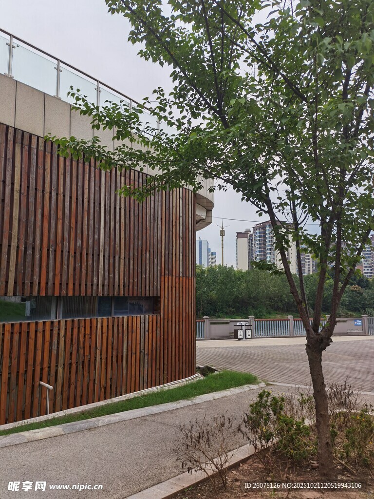 现代风格户外木质景观墙