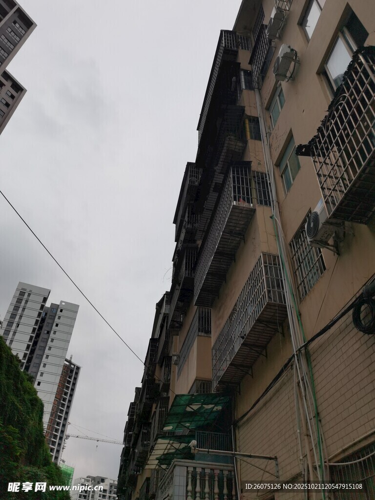 老旧居民楼外观景象