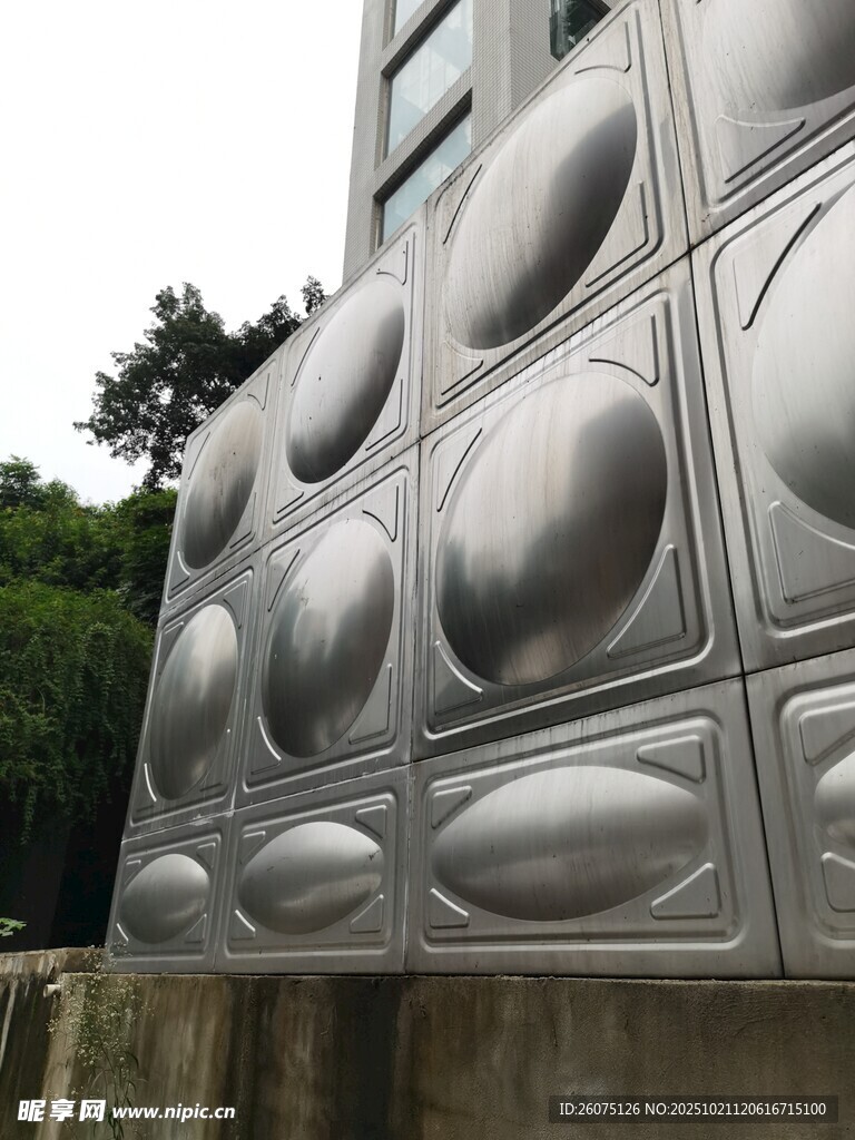 金属几何图案水箱装饰