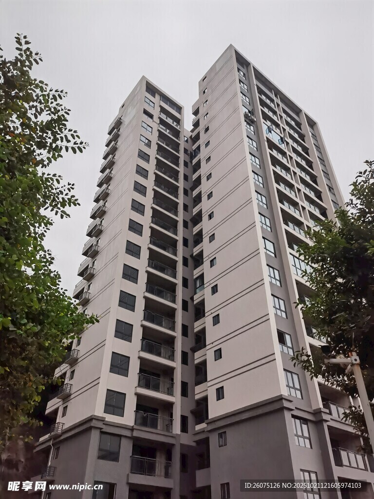 现代高层住宅楼景观
