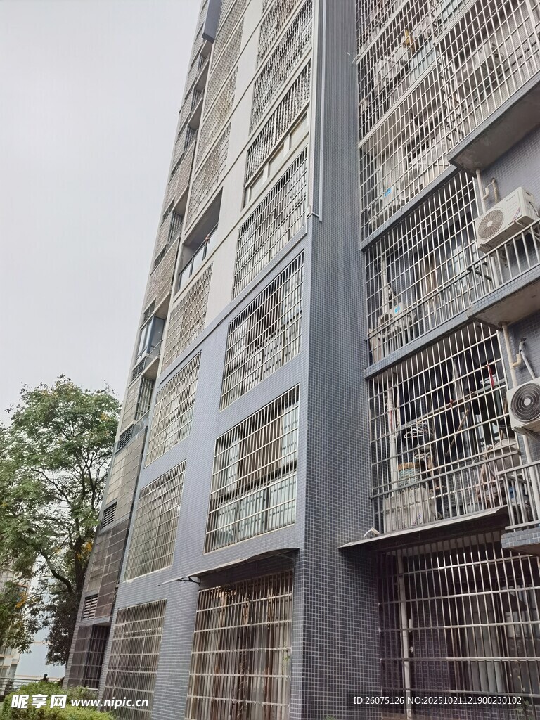 现代高层公寓外观