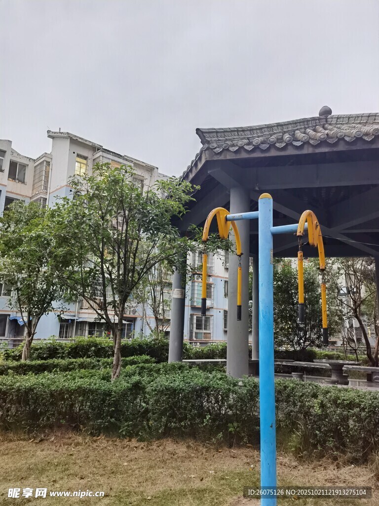 小区户外健身设施场景