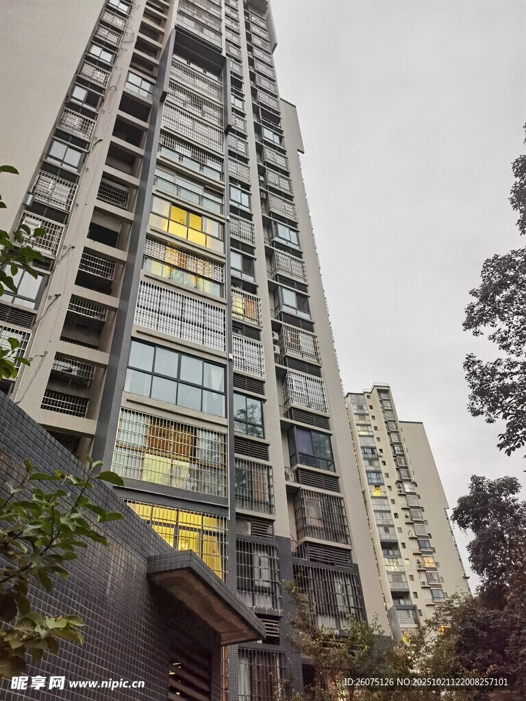 高层住宅楼外观景象