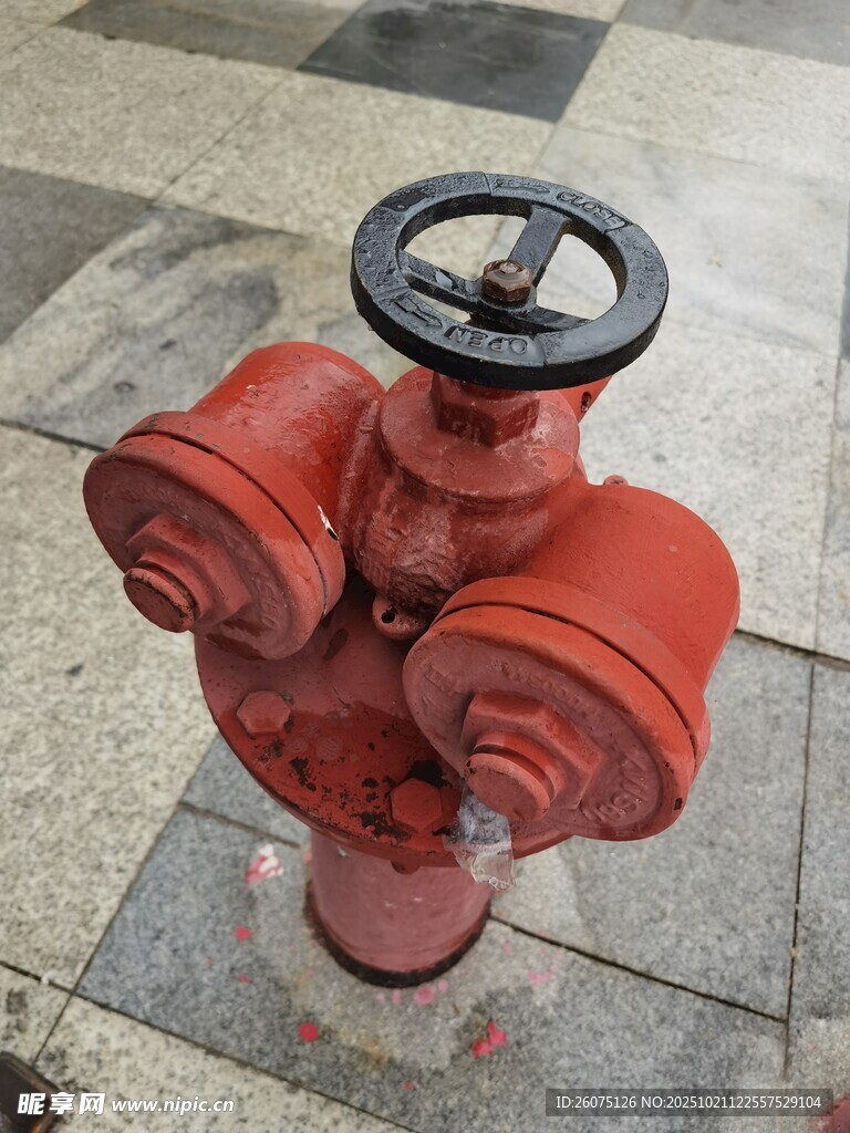 红色消防栓特写
