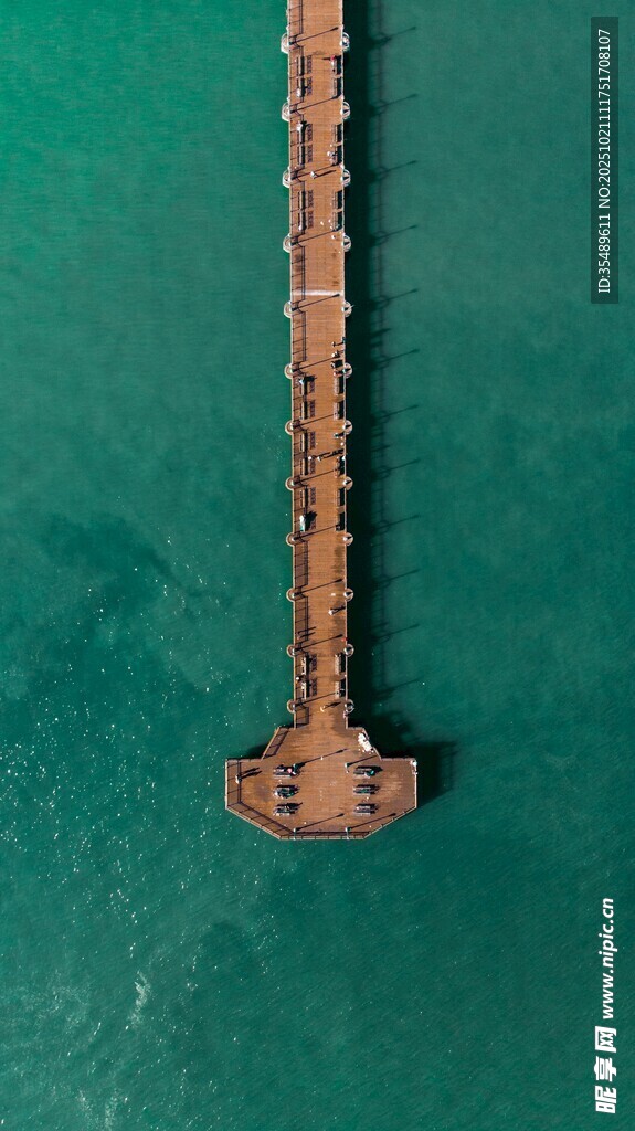 海上栈桥俯瞰图