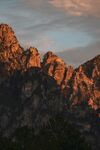 夕阳下的壮丽山景