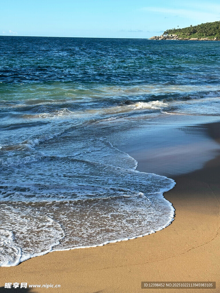 海边沙滩海浪美景