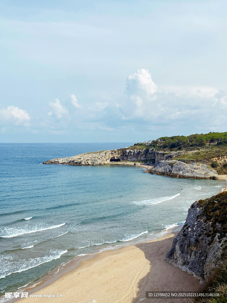 美丽海滨沙滩风景图