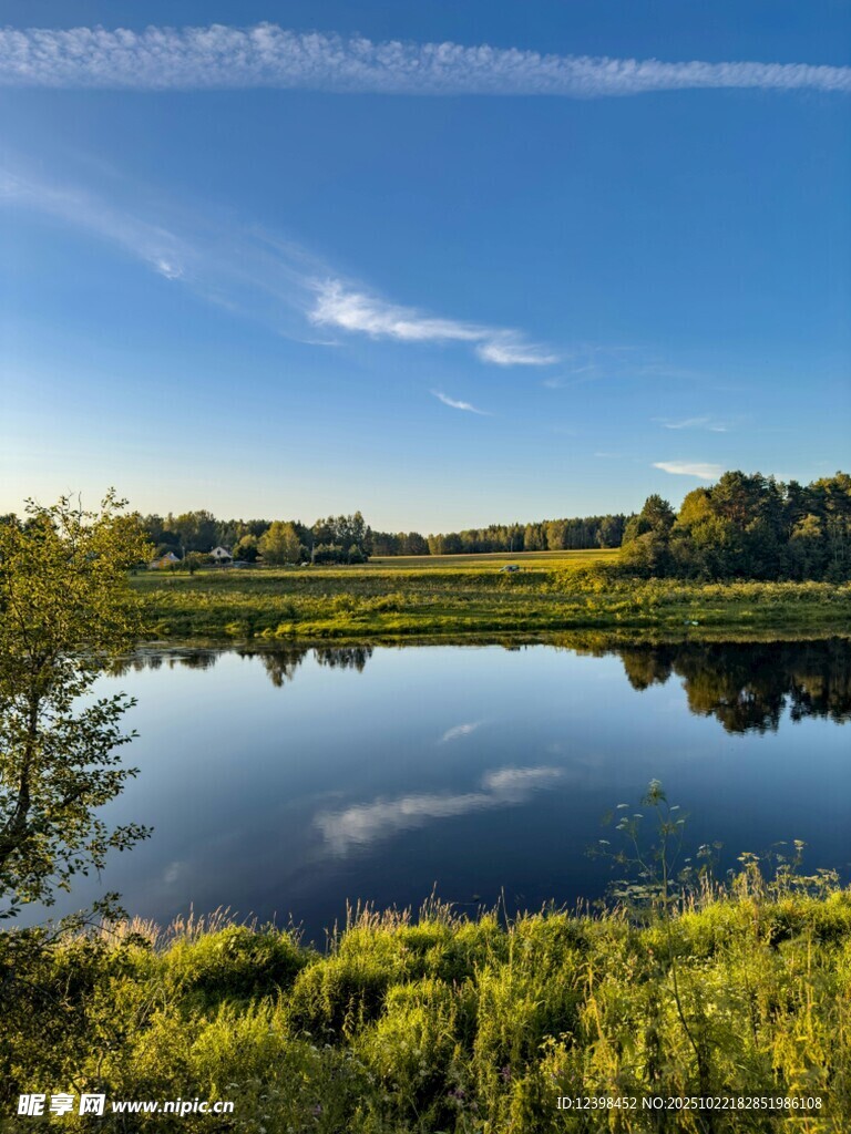 湖畔美景