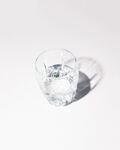 透明玻璃水杯纯净简约风