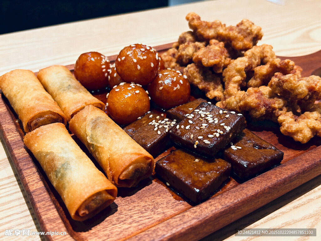 中式传统糕点拼盘