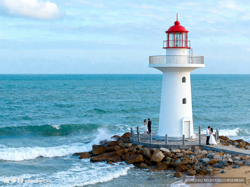 海边灯塔