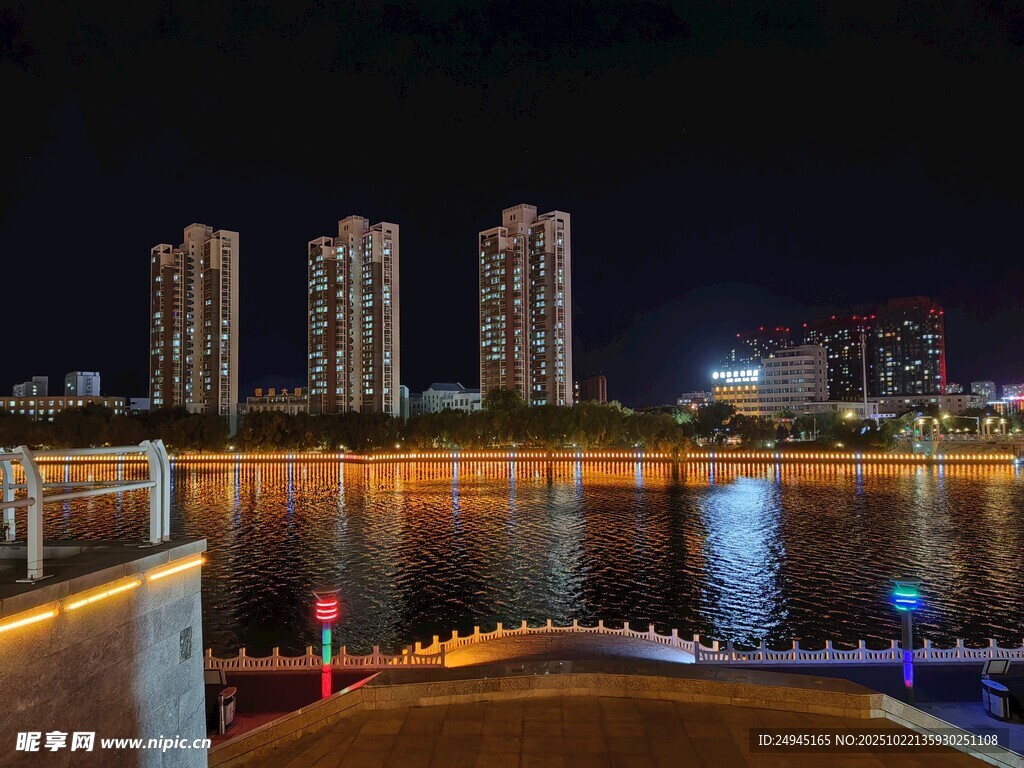 劳动湖城市河畔璀璨夜景4