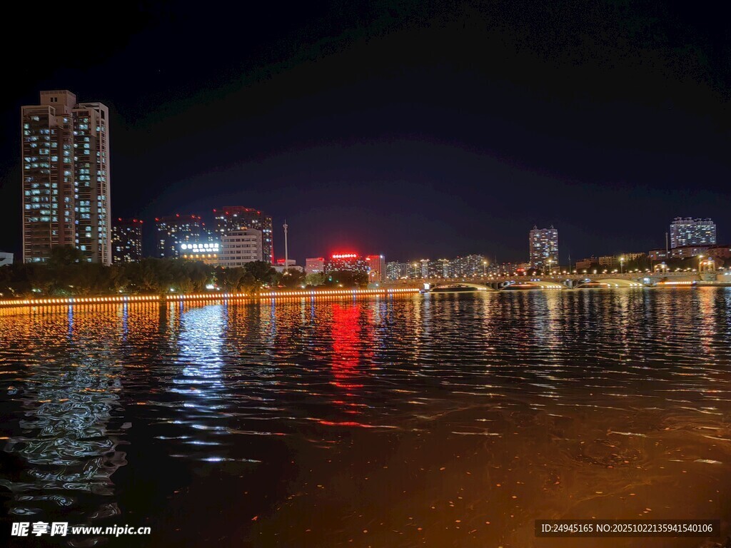 劳动湖城市河畔夜景璀璨迷人3