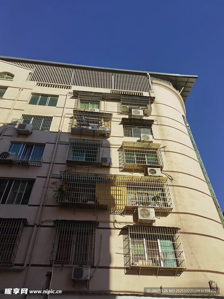 多层居民楼外观