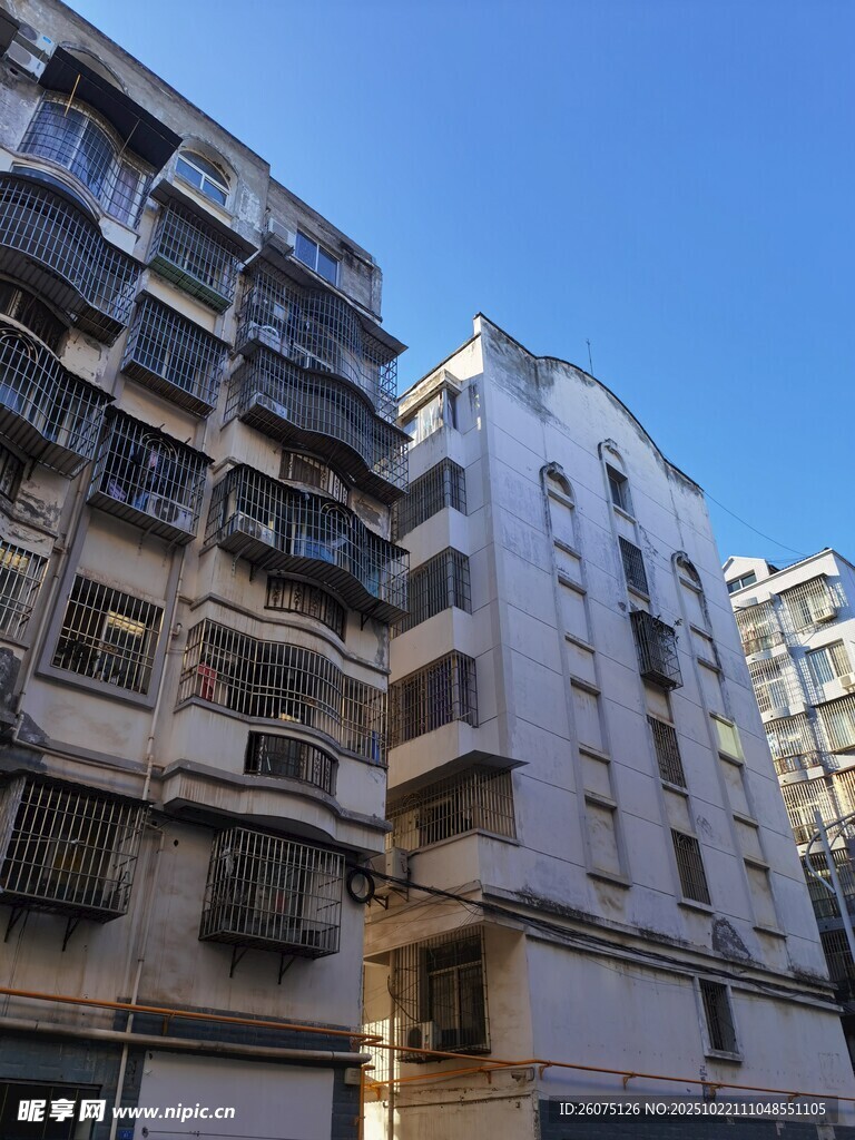 老旧居民楼外观景象