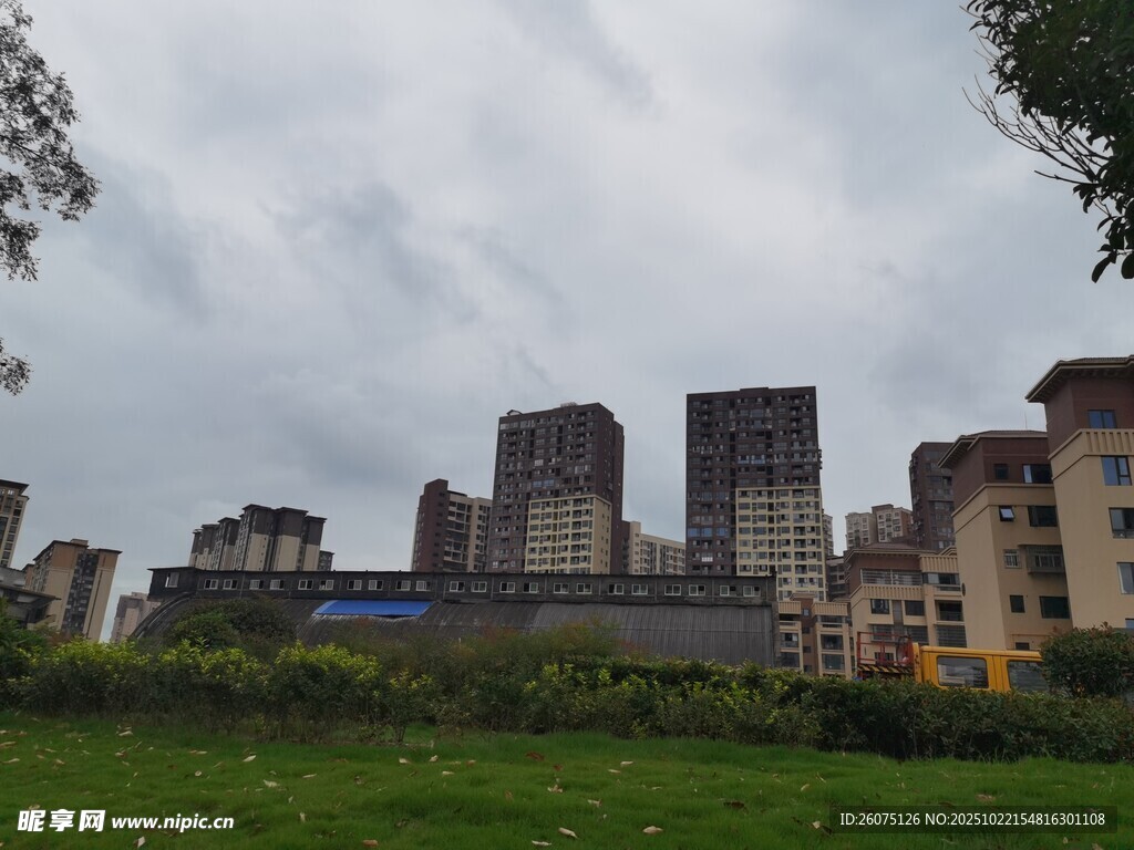 城市建筑群与绿地景观